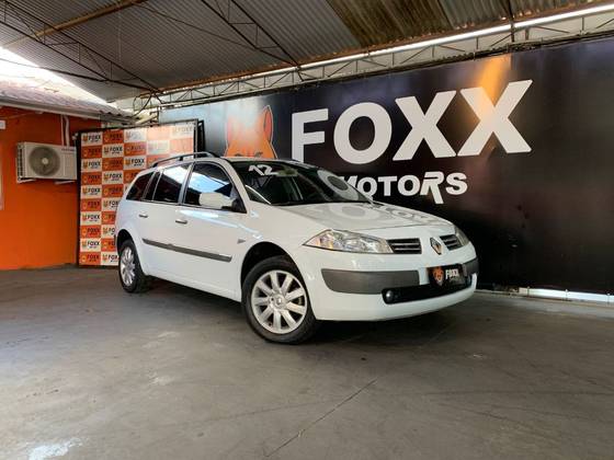 RENAULT MEGANE 1.6 DYNAMIQUE GRAND TOUR 16V FLEX 4P MANUAL RENAULT MEGANE 1.6 DYNAMIQUE GRAND TOUR 16V FLEX 4P MANUAL